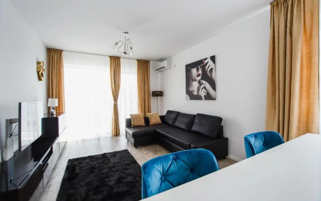 No. 10 - The Penthouse in City Center