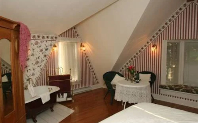 Everett House Bed & Breakfast