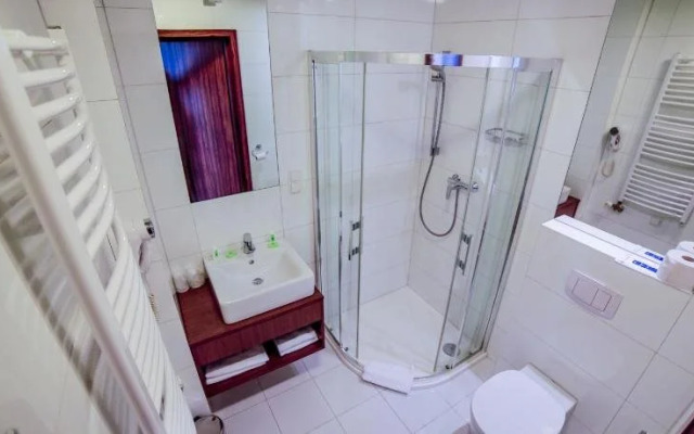 Hotel Pod Dębem