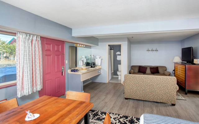 Inn At Seaside