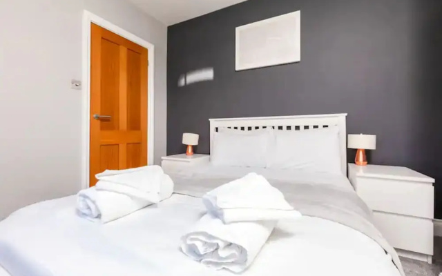 Modern and Stylish 2 Bedroom House in Brighton