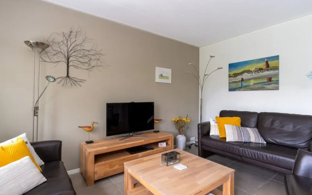 Tastefully Furnished Country House for 6 People