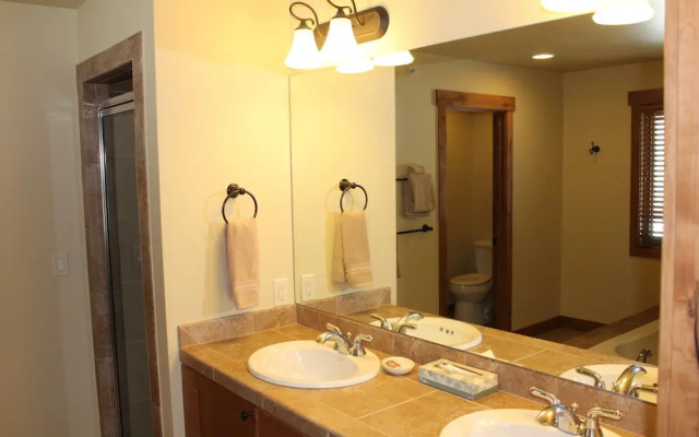 Glenwood Canyon Resort