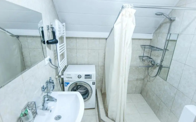 White Apartment Old Tbilisi