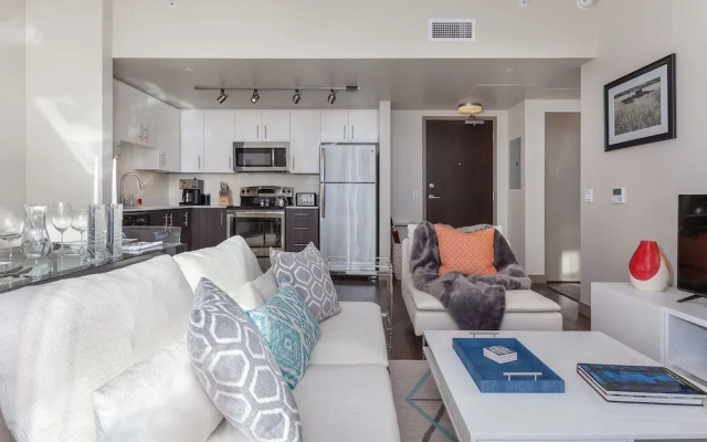 Luxe Hubs Convention Center Apartments