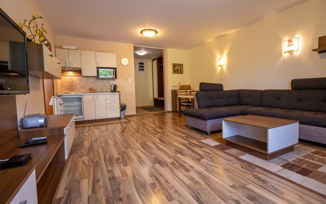 Fatrapark 2 Apartments & Restaurant