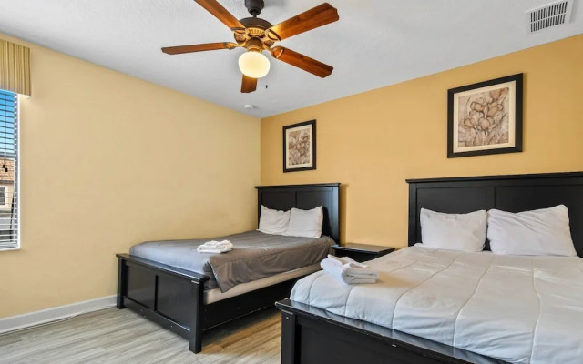 Spacious Getaway With Pool, Near Orlando Parks