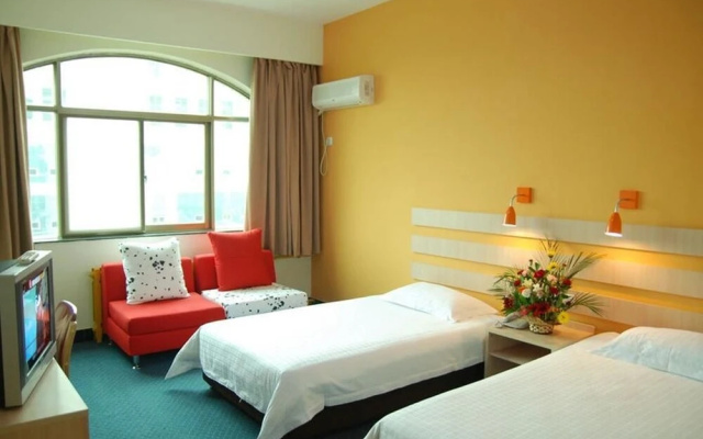 Zhongzhou Hotel (XingHe Road)
