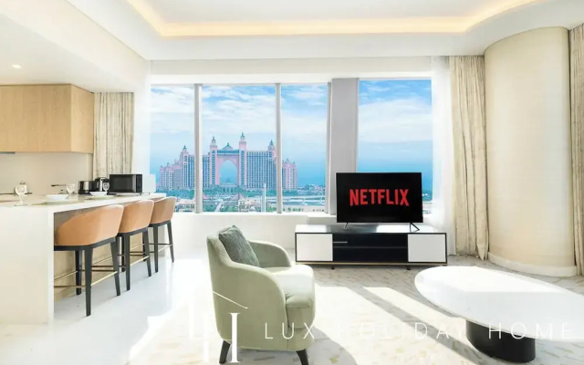 LUX Iconic Views at The Palm Tower 5