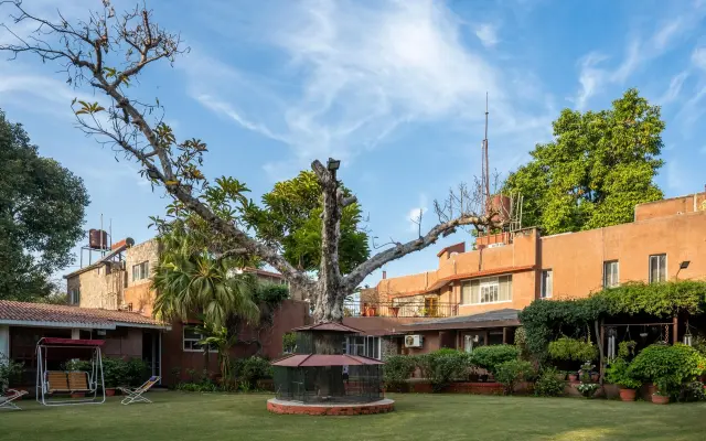 Lohonostays Homestead, Corbett