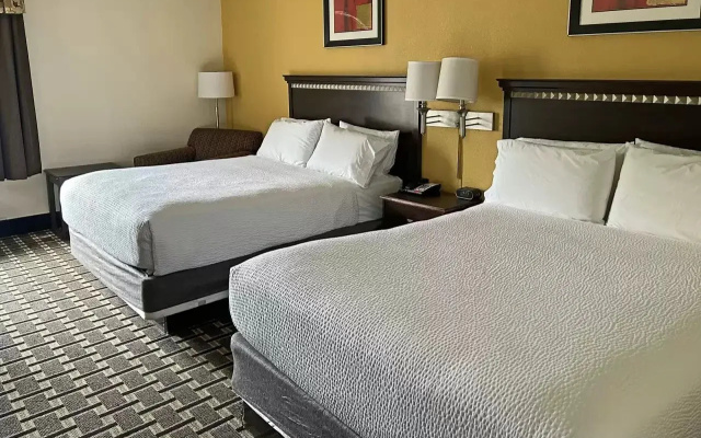 Holiday Inn Express Hotel & Suites Lexington-Hwy 378