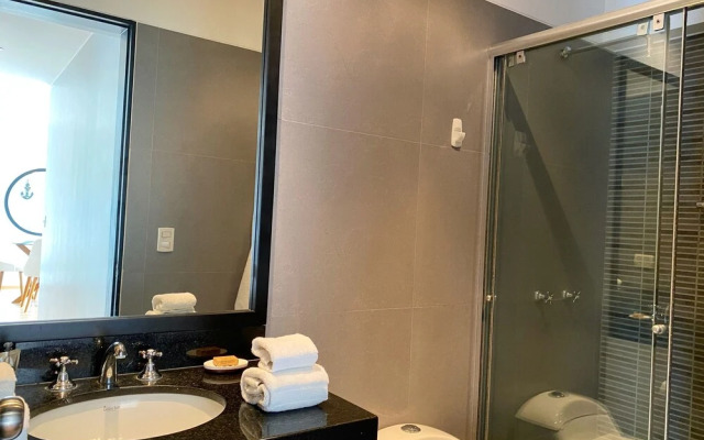 Elegant 2BR with Ocean View by Wynwood-House