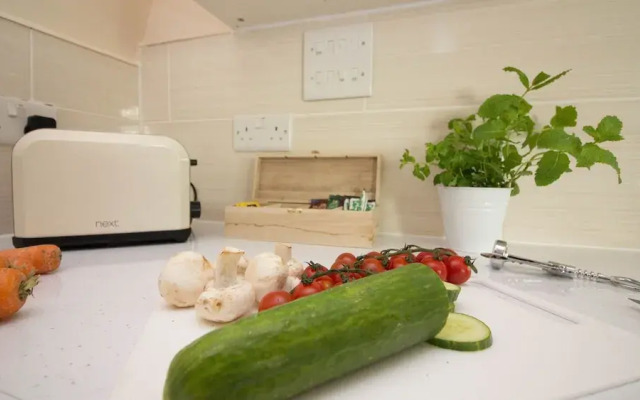 Stayzo Serviced Accommodation 16 Premier Lodge