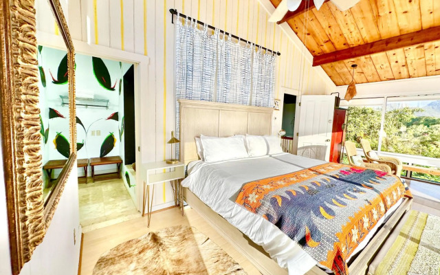 Kamapua'a Hale 3 Bedroom Home by RedAwning