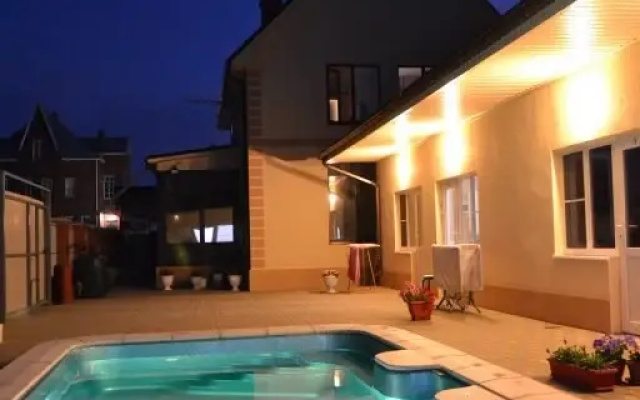 Ispanskij Dvorik Guest House