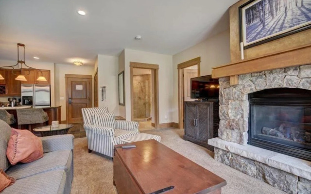 Lone Eagle 2 Bedroom Condo