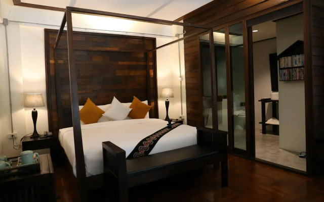 Kampaeng Ngam Hotel - Steps to Night Bazaar & Old City