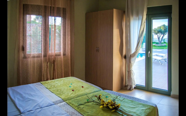 "villa Horizon - Elegance & Privacy With Scenic Views - Extended Pool"
