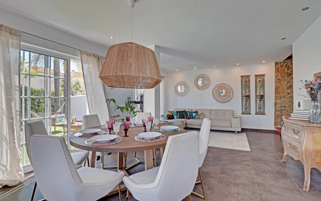 Jungle Beach House in Quarteira