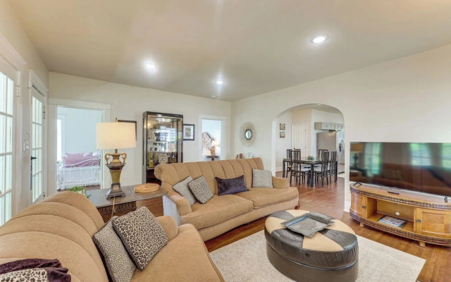 Walkable 1920s Charmer Near Downtown Birmingham!