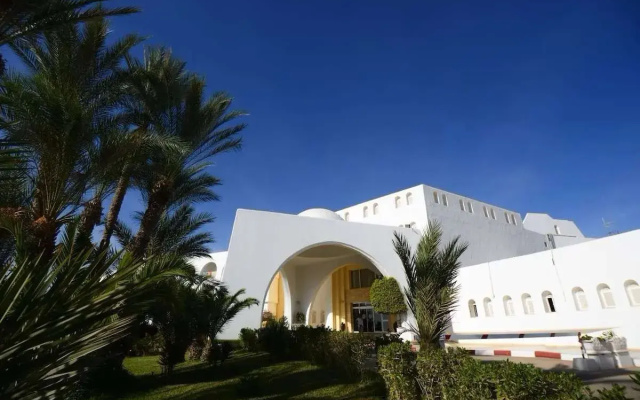 Курортный отель Hotel Sidi Mansour Resort & Spa