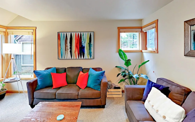 Coastal Retreat 3 Bedrooms 2 Bathrooms Home