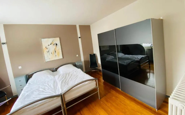 Schöne Ferienwohnung mit großem Garten