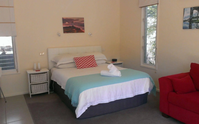 Springtide Studio Apartments