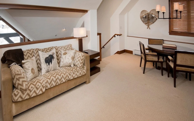 Lavish 3br 3.5ba Bachelor Gulch Steps To Lifts 3 Bedroom Condo by RedAwning