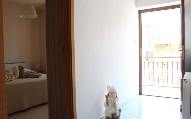 Holiday house Tončica - quiet place: Dol (Brac), Island Brac