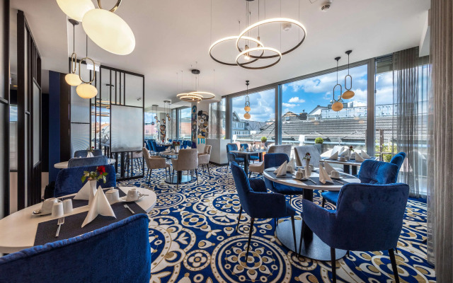 Best Western Premier Royal Blue - Adult Only