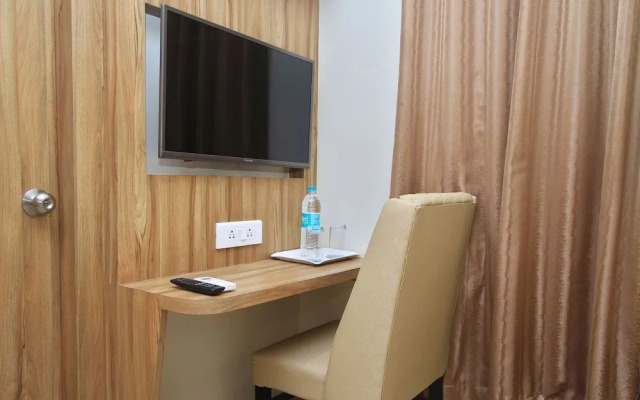 OYO 9682 Hotel Plaza Heights