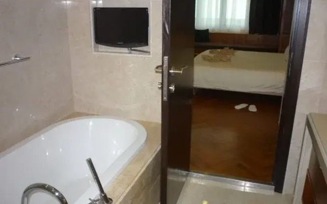 YCs Apartment @ Straits Quay