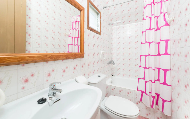 BARCELO-DANUS - Chalet with terrace in Porto Colom. Free WiFi