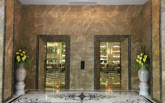 Elegant Airport Hotel