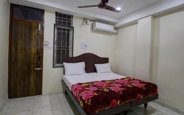 SPOT ON 42738 Thangam Lodge