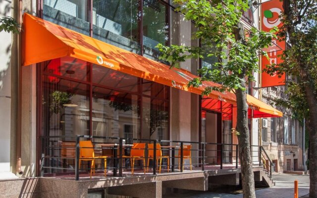 Orange Hotel вид на фасад