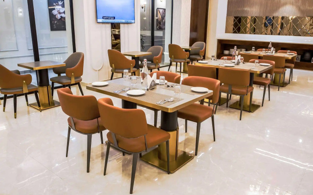 Apartment in Mohali With Rooftop Pool