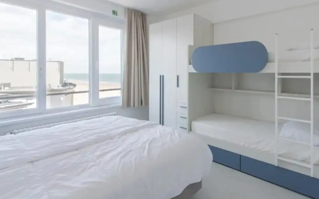 Family Apartment in Ostend Near the sea