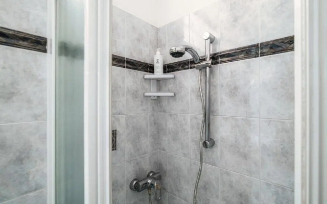 Feel @ Home Como - by MyHomeInComo