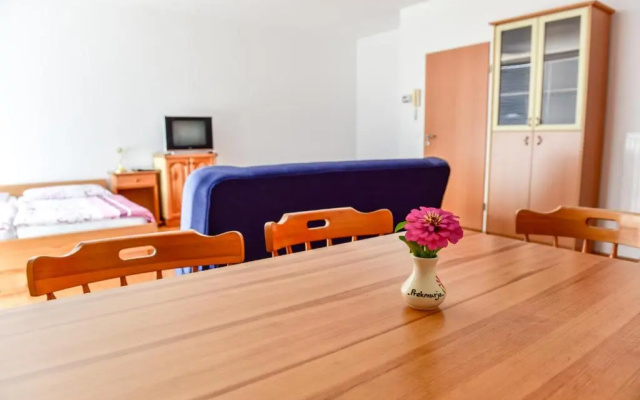 Apartments and Studios Perunika