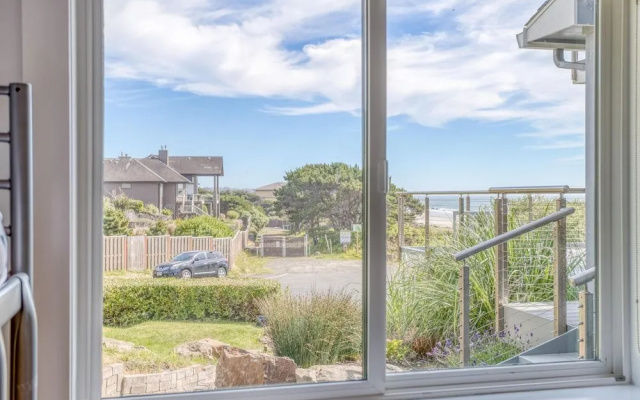 Breakwater Beach House