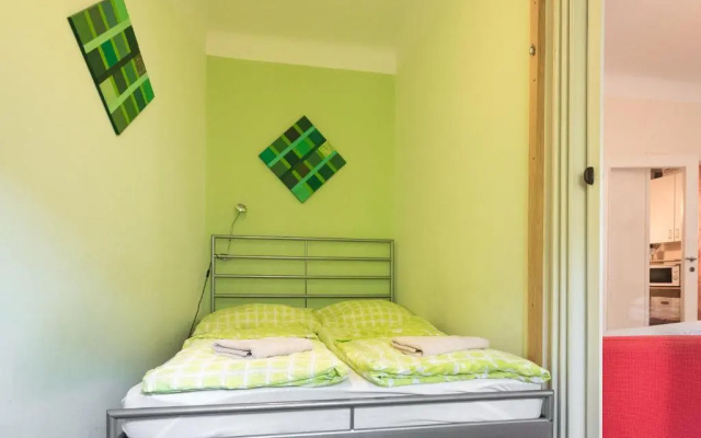 COZY and quiet flat - 12 min to center