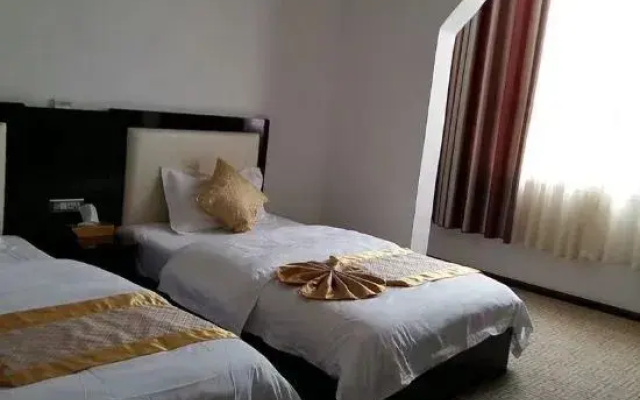 Luodian Chuncheng Hotel