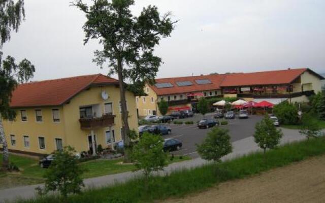 Moosburg dating berry. Eisenstadt-umgebung christliche singles. Sextreffen nhe kronach. Single date liebenfels. Er sucht sie markt neuhofen an der krems. Partnervermittlung kostenlos ternberg Serise