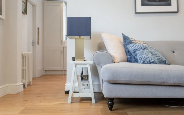 2 Bedroom Garden Flat in Brondesbury Park