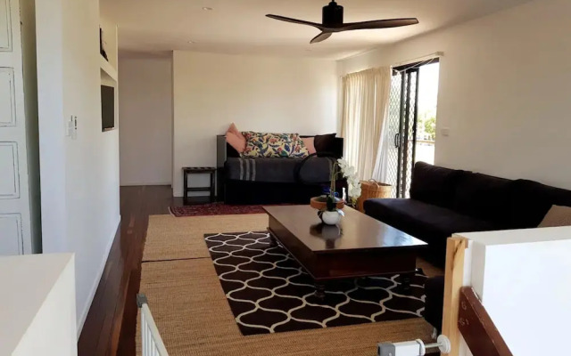 Spacious 2 Bedroom Townhouse In Southport