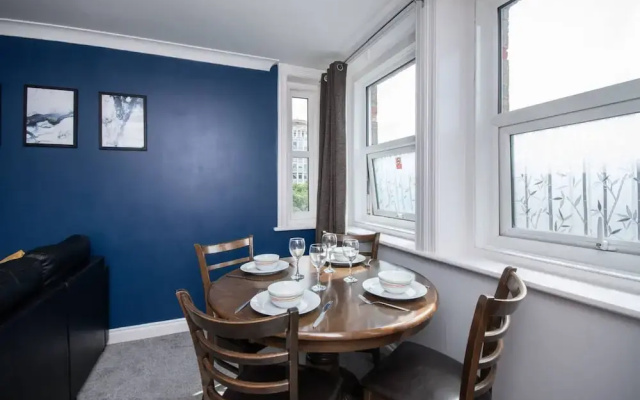 in Bournemouth With 2 Bedrooms and 1 Bathrooms