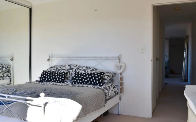 BRIGHT and airy TOP FLOOR apartment with FAB views