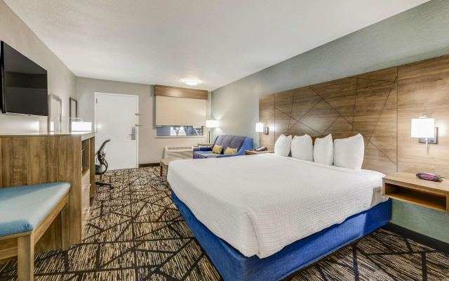Huntsville Inn & Suites